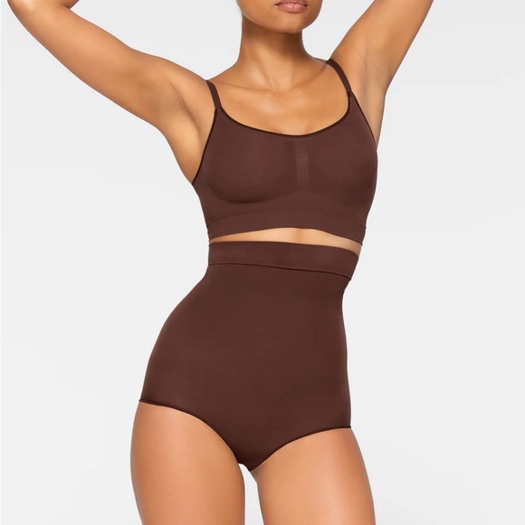 Skims Womens Seamless Sculpt High Waisted Brief Medium Support Cocoa Size s - Picture 4 of 4